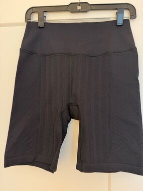 Wilson Black Textured High-Rise Bike Shorts